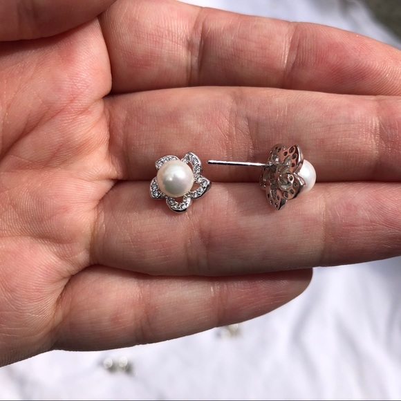 9 pair lot // PEARL & RHINESTONE fashion earring set - Picture 5 of 7